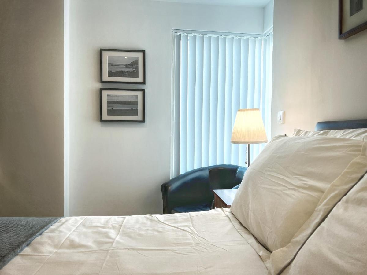 Elegant And Bright Seaside Apt In Swansea Marina Екстер'єр фото